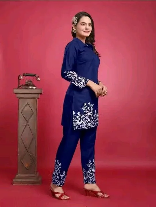 Women's Floral Embroidered Kurta Set with Pants, Maroon, 3/4 Sleeve - S, Blue