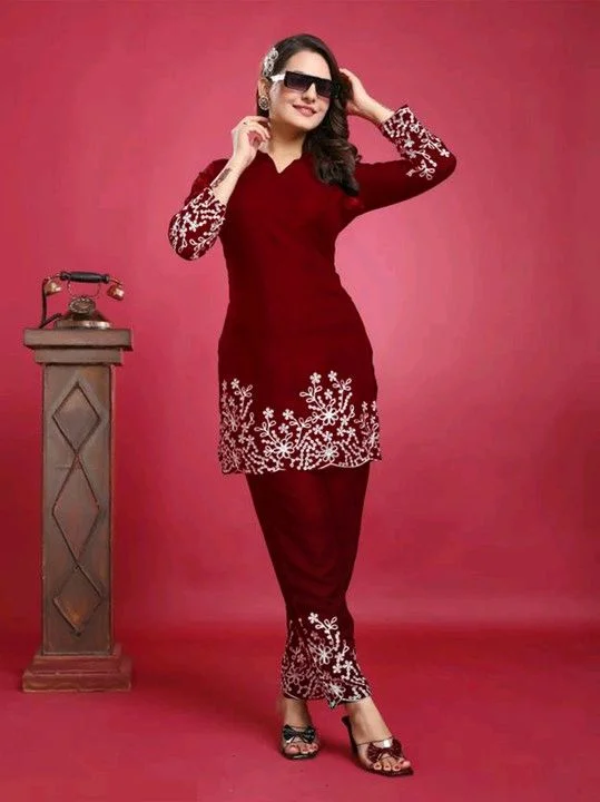 Women's Floral Embroidered Kurta Set with Pants, Maroon, 3/4 Sleeve - XS, Maroon
