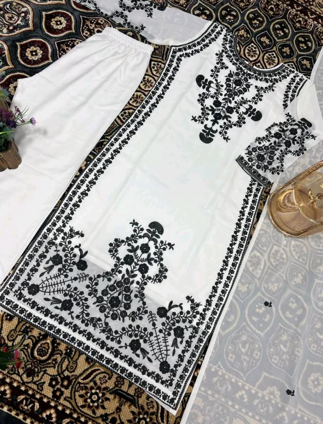 Marvelous White Color Thread Work Salwar Suit - L, White