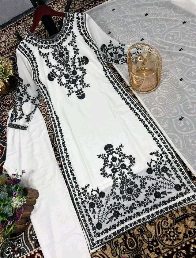 Marvelous White Color Thread Work Salwar Suit - M, White