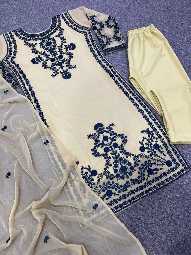 Marvelous White Color Thread Work Salwar Suit - XXXL, Light Gry