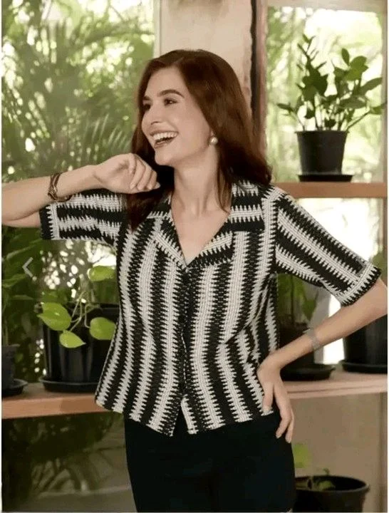 lahaba Women Oversized Fit Striped Spread Collar Casual Shirt
- L, Black