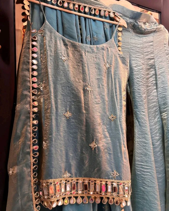 Ready To Wear Fendy Silk Embroidered Mirror Work Top with Sharara Plazzo and Dupatta
- XL, Pelorous