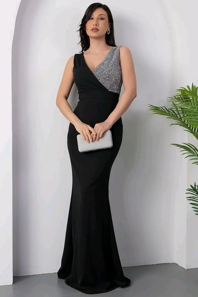 Elegant Evening Gown, V-Neck Sequin Bodice, Floor Length Black Mermaid Dress - S, silver