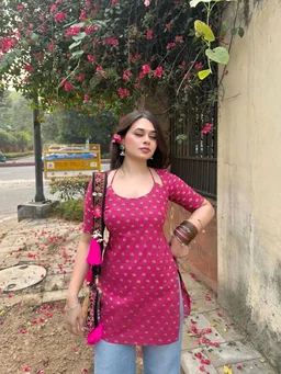 Women Beautiful Printed Corset Straight Short Kurti - S, Maroon Flush