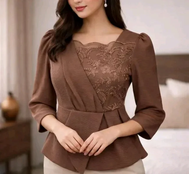 Classy latest Woman Top& Tunics - M, Saddle