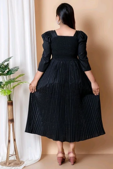 Women's Pleated Maxi Dress for Special Occasions, Square Neck, Puff Sleeves, Midi Length - XL, Black