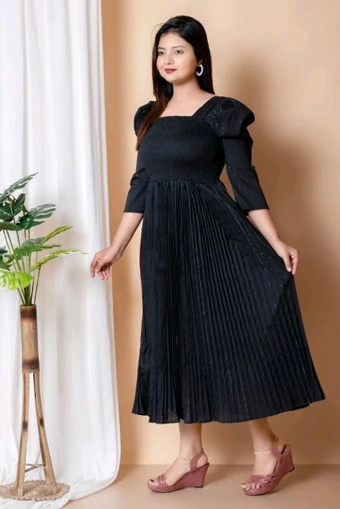 Women's Pleated Maxi Dress for Special Occasions, Square Neck, Puff Sleeves, Midi Length - XL, Black