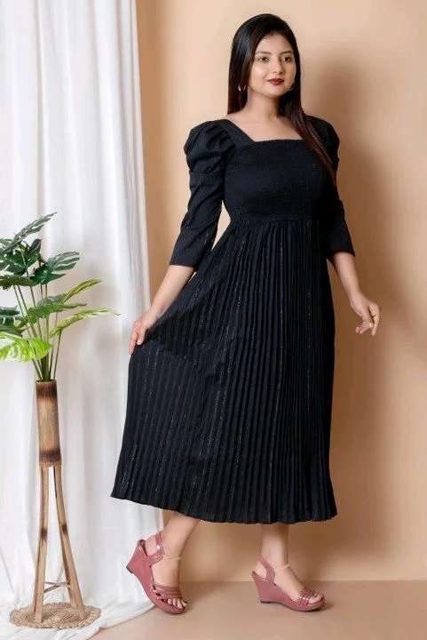 Women's Pleated Maxi Dress for Special Occasions, Square Neck, Puff Sleeves, Midi Length - XL, Black
