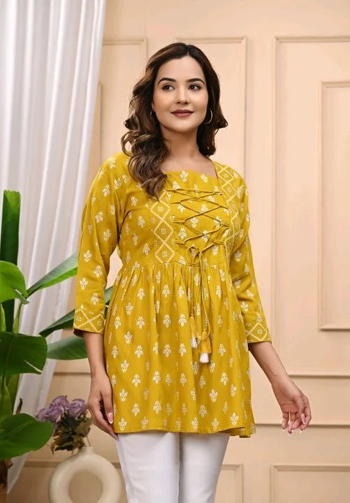 Casual Regular Sleeves Printed Women Red Top - L, Fuel Yellow