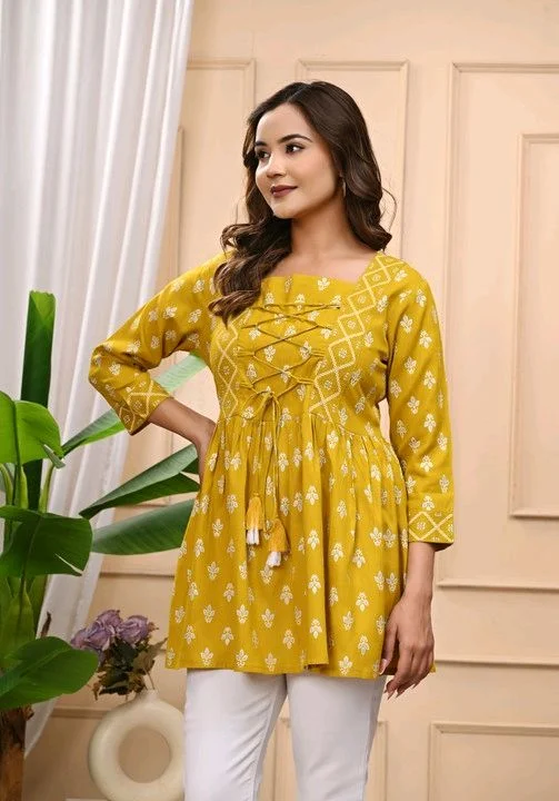 Casual Regular Sleeves Printed Women Red Top - L, Fuel Yellow