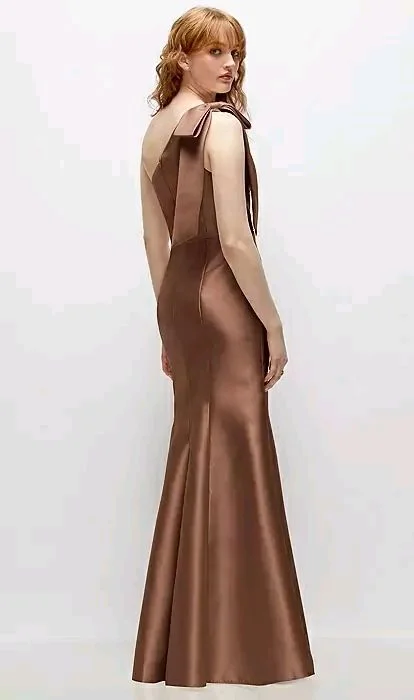 Bow One-Shoulder Satin Trumpet Gown in Cognac - L, Brown