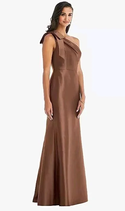 Bow One-Shoulder Satin Trumpet Gown in Cognac - S, Brown