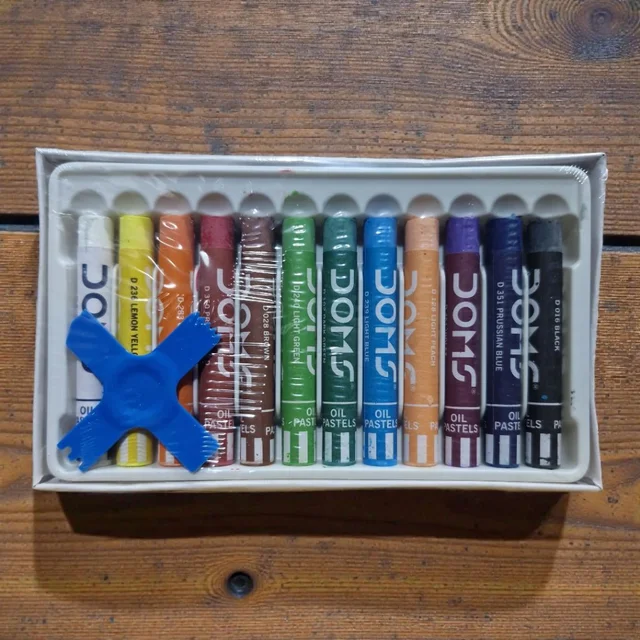 Doms Oil Pastels 12 Shades Include One Scraping Tool