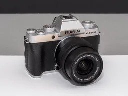FUJIFILM XT 200 WITH 15-45