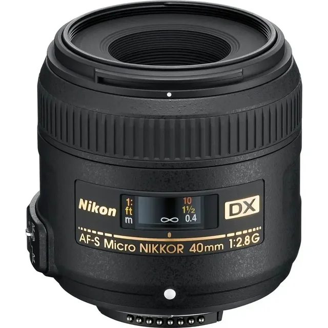 NIKON 40 MM 2.8