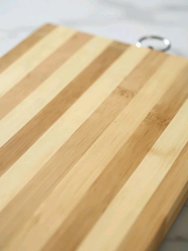 VedaQ Wooden Chopping Board 28x18 Cms