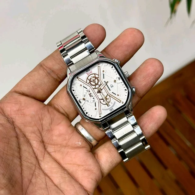 V9 Analog Quartz Movement Watch With High Quality Strap Best finishing Body & Case