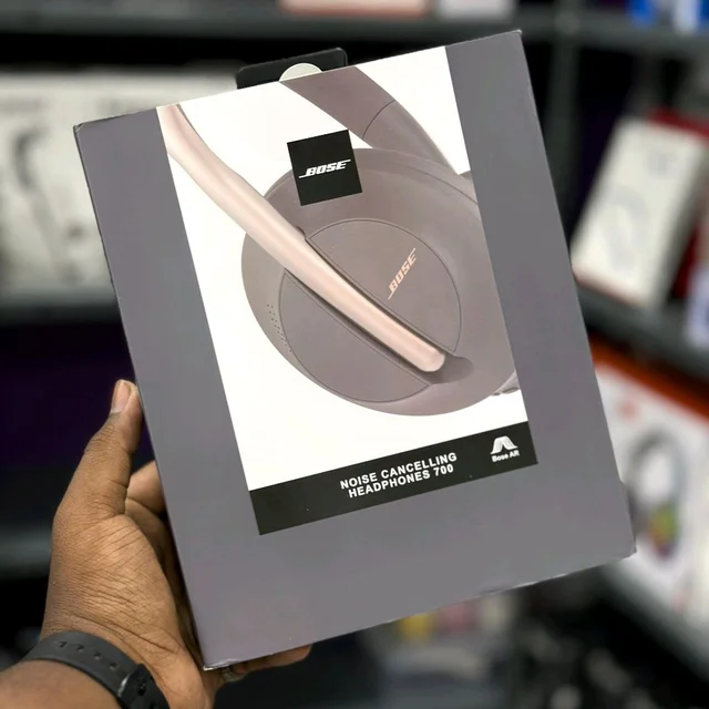 Presenting You All New 700 Headphones. 1:1 Master Quality | Typ-C Fast Charging Port With Aux Cable - SRH2
