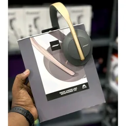 Presenting You All New 700 Headphones. 1:1 Master Quality | Typ-C Fast Charging Port With Aux Cable - SRH2