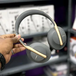 Presenting You All New 700 Headphones. 1:1 Master Quality | Typ-C Fast Charging Port With Aux Cable - SRH2