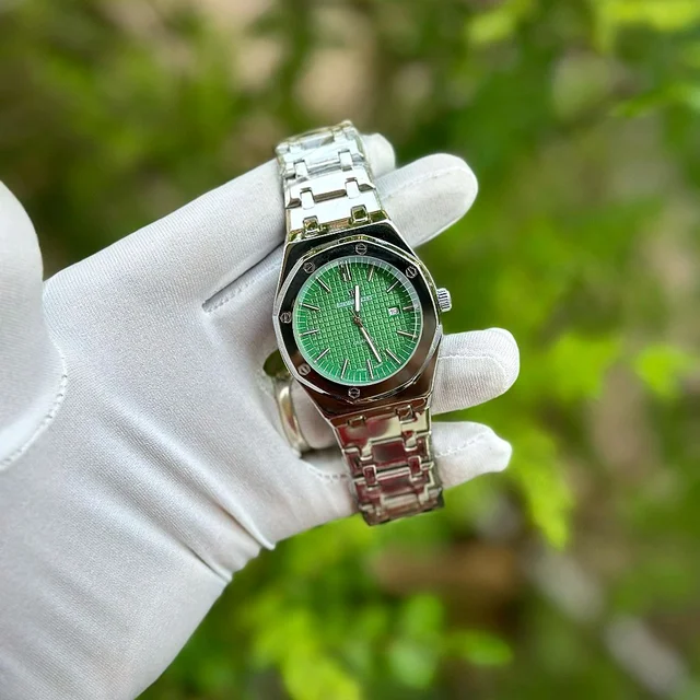 Analog High Quality Quartz Movement Collection With High Quality Strap Best finishing Body & Case - SRA2