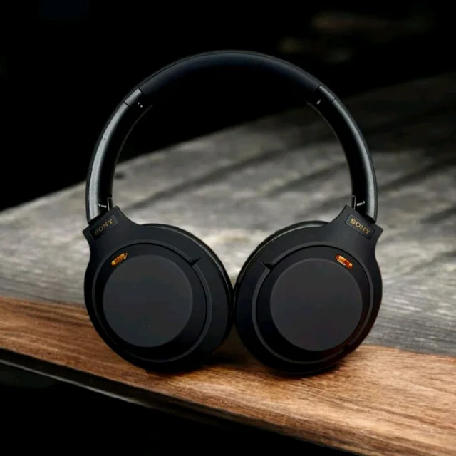 First Time In India! Presenting You All New WH-1000XM6 High Quality Headphones With Headphone Case - Black