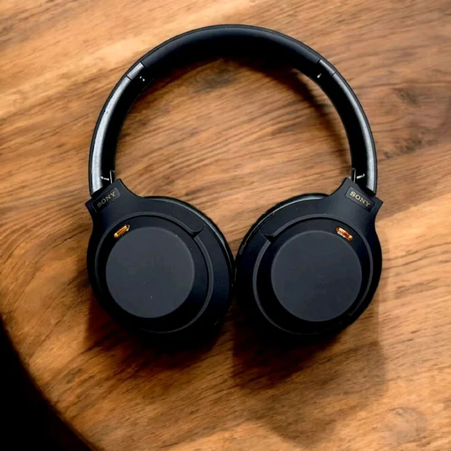 First Time In India! Presenting You All New WH-1000XM6 High Quality Headphones With Headphone Case - Black