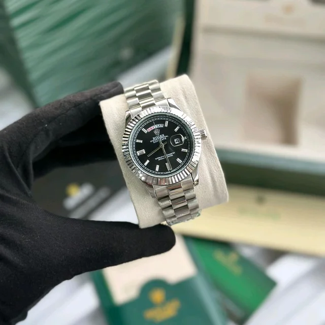 Analog Day Date High Quality Quartz Movement Collection With High Quality Strap Best finishing Body & Case - SRD4