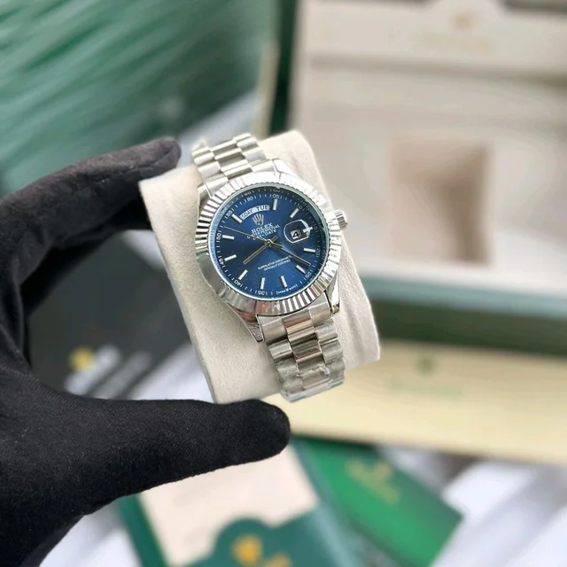 Analog Day Date High Quality Quartz Movement Collection With High Quality Strap Best finishing Body & Case - SRD5