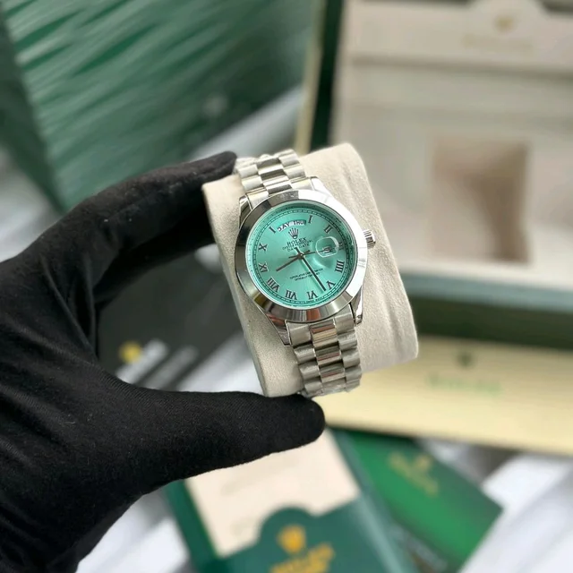 Analog Day Date High Quality Quartz Movement Collection With High Quality Strap Best finishing Body & Case - SRD8
