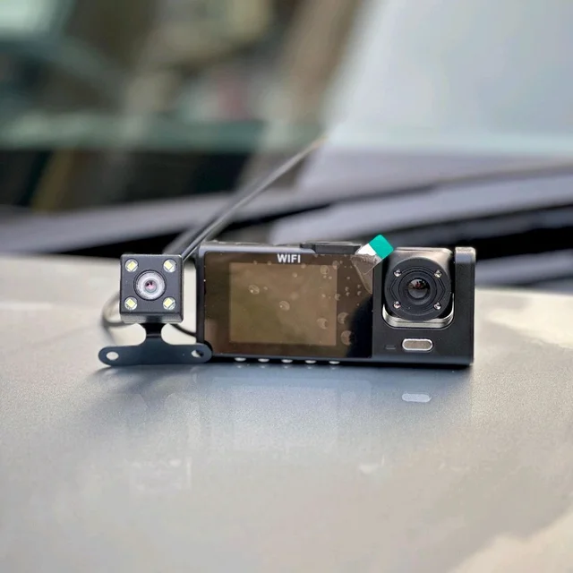 BLACK BOX HD 1080P Traffic Recorder – Dual Camera Dash Cam with Night Vision & Loop Recording