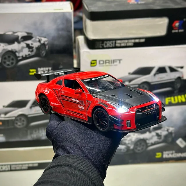 1:32 GT-R Diecast Collectors Model – Diecast Model With Lights & Opening Doors
- Red