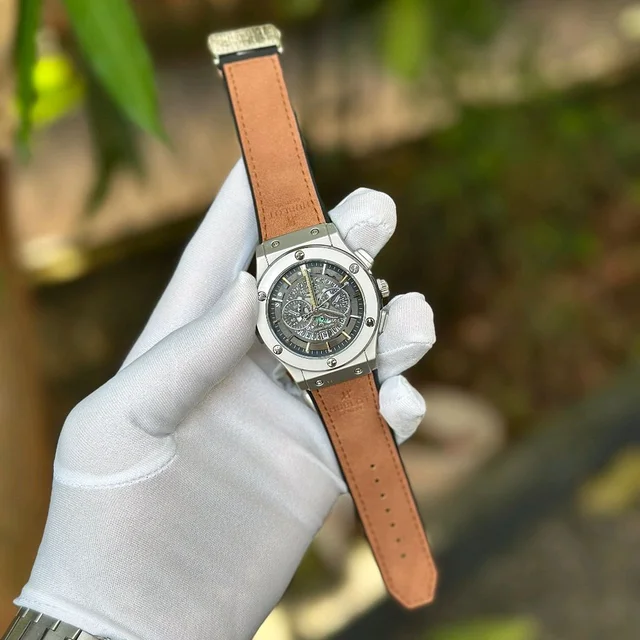 Most Demanded Analog Quartz Movement Watch With High Quality Strap Best finishing Body & Case - SRB4
