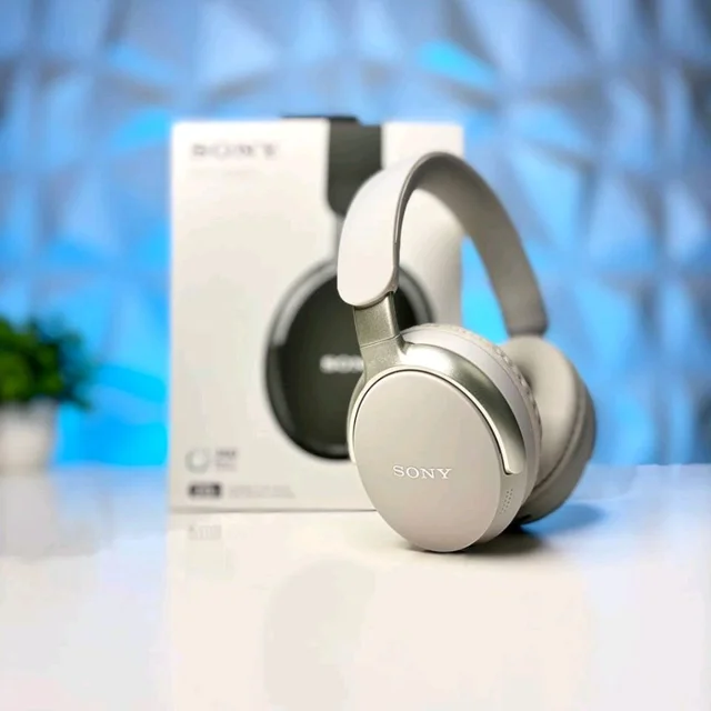 Foldable Wireless Head-Mounted Earphones with Carry Case – Ideal for Travel, Work & School - White