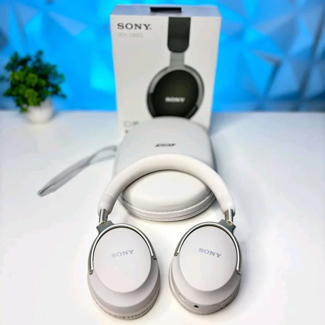 Foldable Wireless Head-Mounted Earphones with Carry Case – Ideal for Travel, Work & School - White