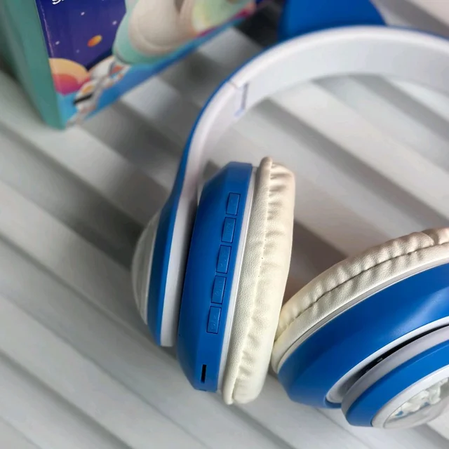 Wireless Earphones With Microphone And LED Light, Wireless High Fidelity Sound Quality, Volume Control Ear Hanging Earphones - Blue