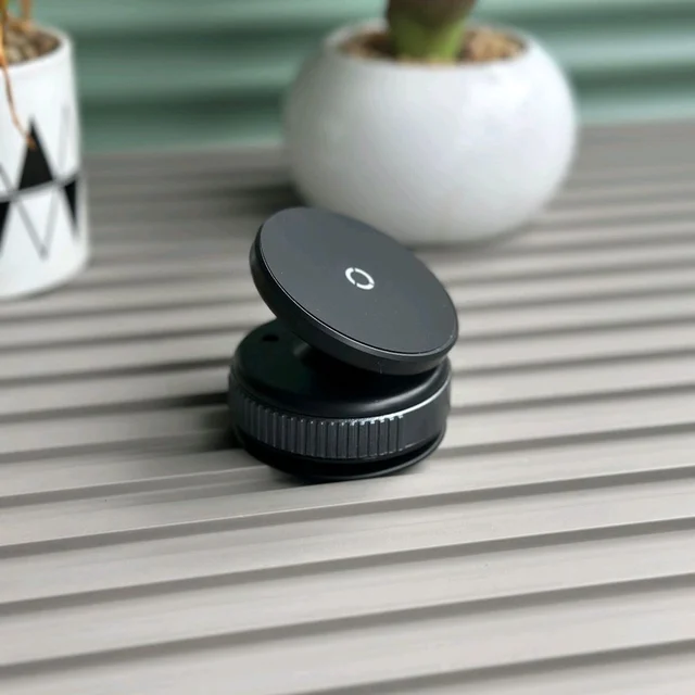 K009 Magnetic Phone Mount with Vacuum Suction – 360° Rotation, One-Hand Operation, Secure Dash Mount for All Smartphones (Universal Fit)