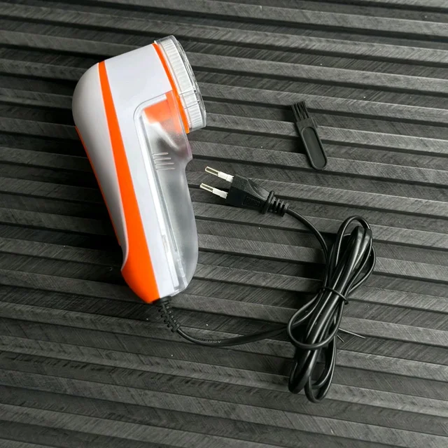 Nova NLR-208 Electric Lint Remover – Restore Clothes Instantly with Sharp Rotary Blades