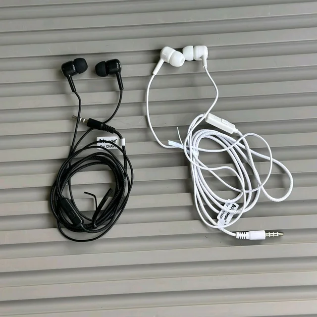 Buy 1 Get 1 Offer, Hitage Magic Series HB-276 Wired Earphones – Feel the Bass | With Mic | Super Sound Quality