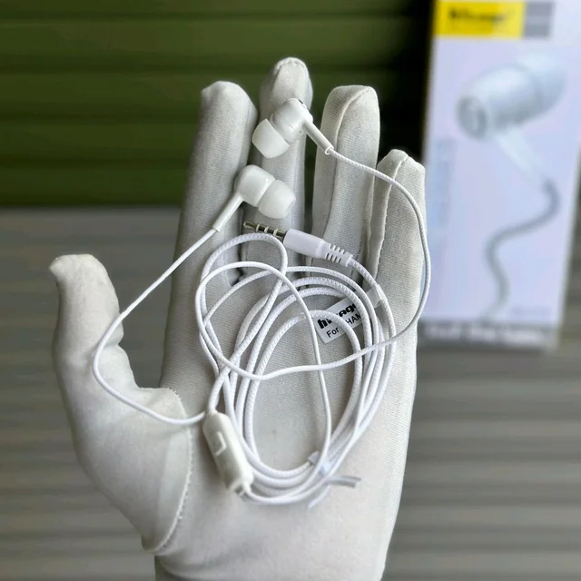 Buy 1 Get 1 Offer, Hitage Magic Series HB-276 Wired Earphones – Feel the Bass | With Mic | Super Sound Quality