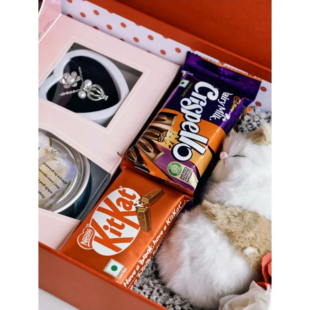 Best Romantic Gift Hamper Combo Box with Chocolates, Soft Toy & Flowers for Birthday, Anniversary & Valentine’s Day