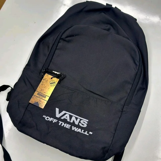 Stylish Everyday Backpack (Lightweight & Durable) Simple • Spacious • Daily Use Ready
- model1