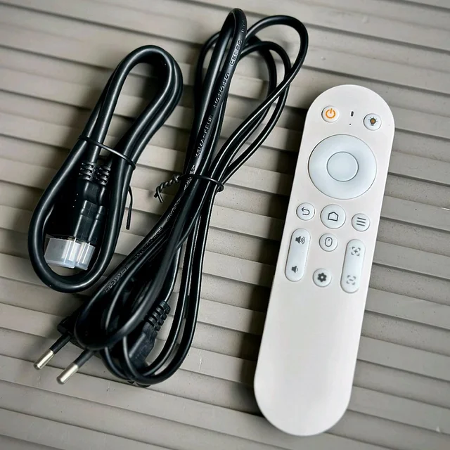 Smart Projector with Auto Focus & Auto Keystone