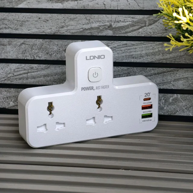 LDNIO 2500W Universal Power Strip with 20W PD Fast Charging, QC 3.0 USB Ports & Touch-Control Night Lamp