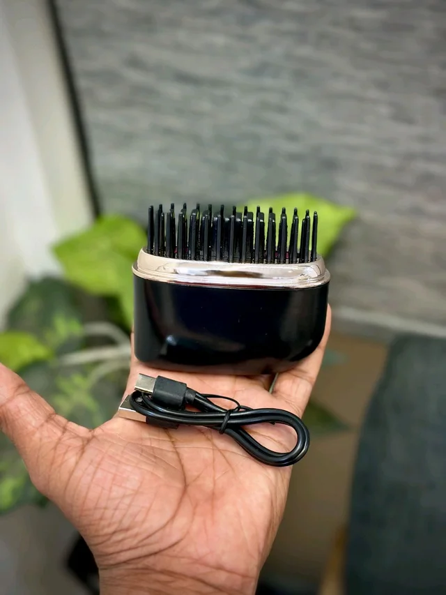 YQ-306 Portable Wireless Straight Hair Comb