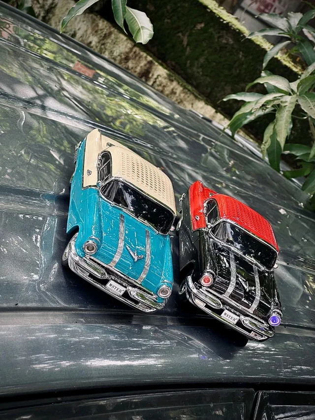 Vintage Classic Car Wireless Bluetooth Speaker – Portable Retro Car Speaker with FM Radio, TF Card & AUX Support - Black