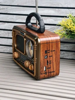 Rock Light S 586 Vintage Style AM/FM/SW Radio with Analog Clock