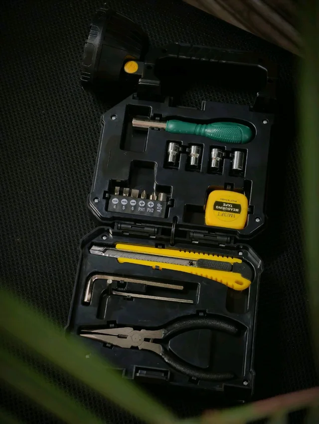 MZ-5512 Multi-Function Tool Light – Solar & Type-C Rechargeable with LCD Power Display