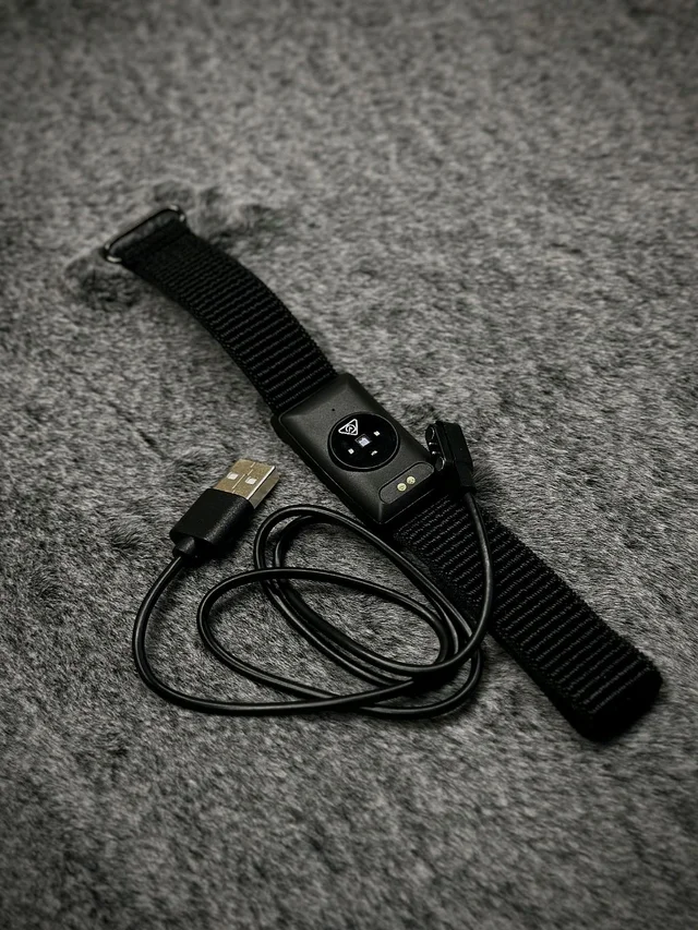 WHOOF® Smart Fitness Band with Dual Sensors & Activity Tracking